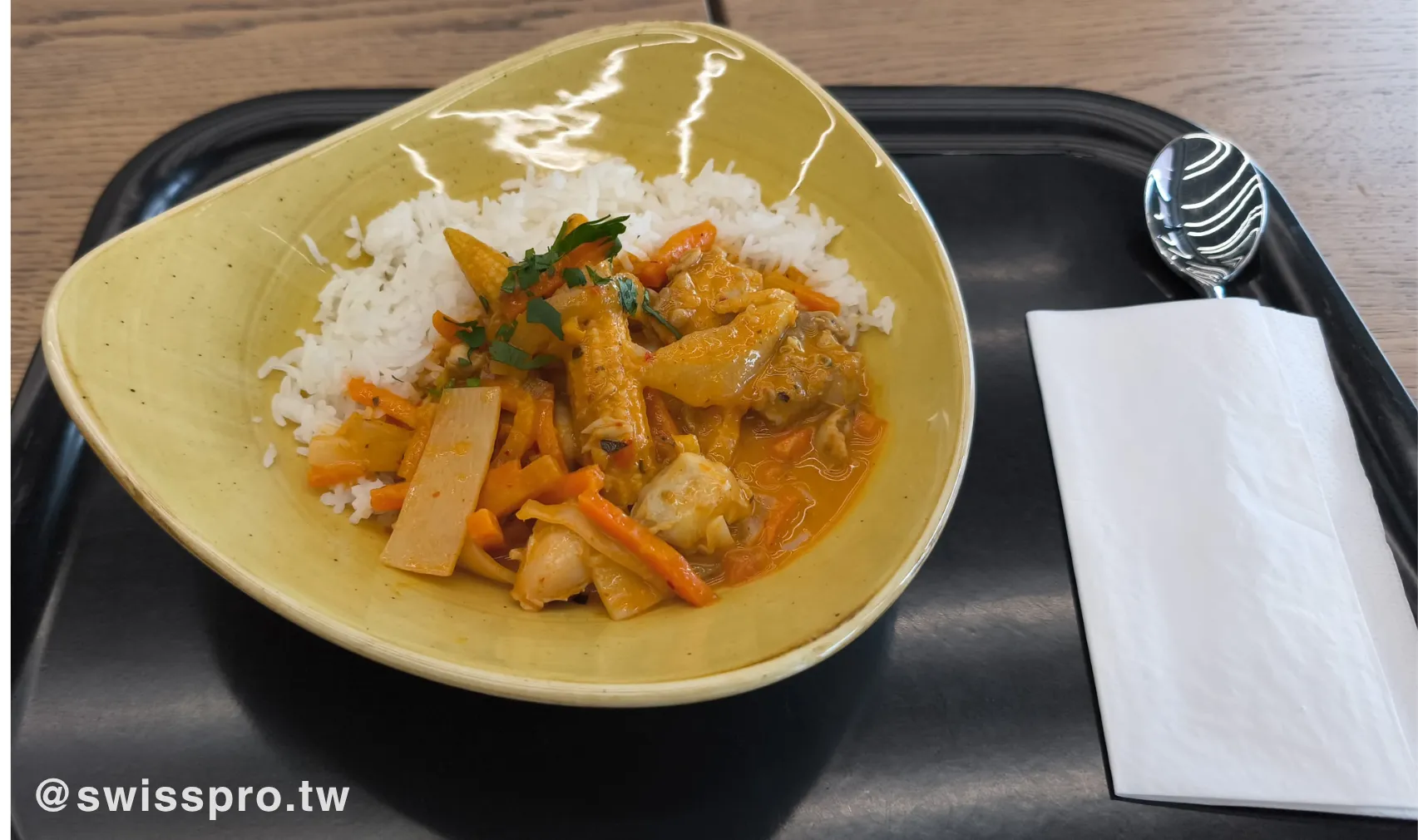 某日學生餐廳的咖哩飯