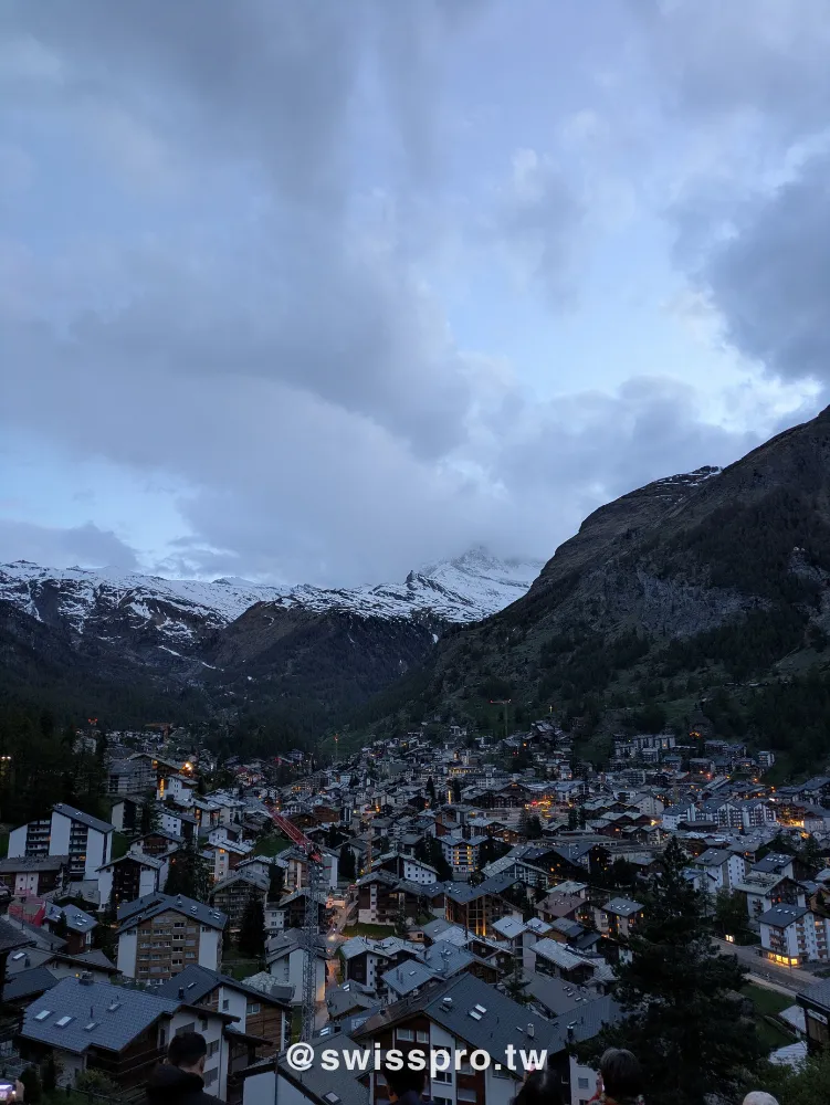日落小鎮夜景